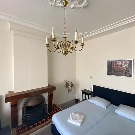 't Sonnehuys מלון 2*