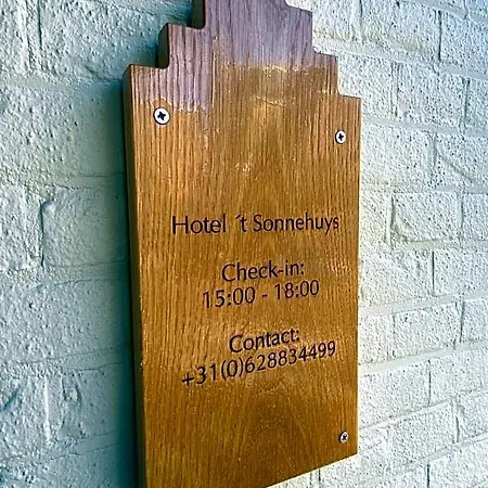 't Sonnehuys Hotell