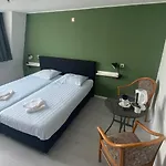 't Sonnehuys 2* Гаага